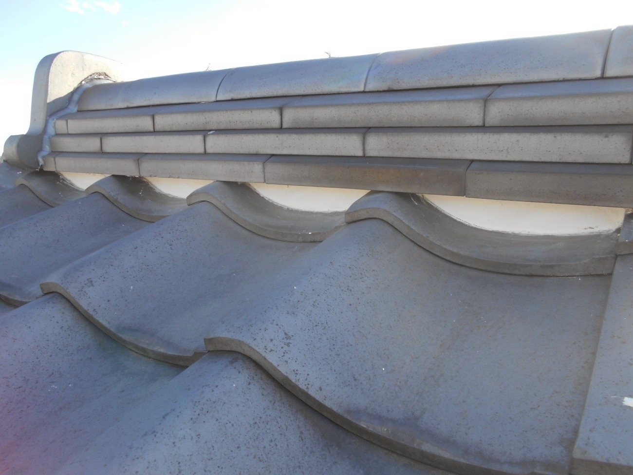 漆喰を詰め終わった棟